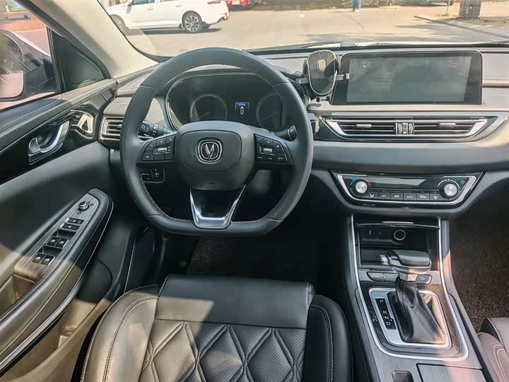 Фото 9 - Changan Raeton CC