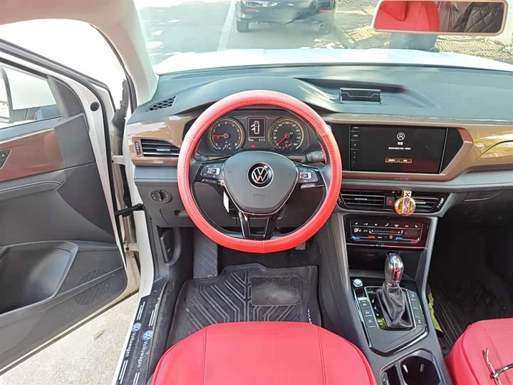 Фото 3 - Volkswagen Tharu