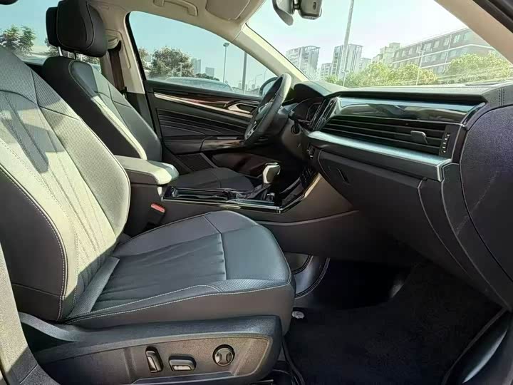 Фото 6 - Volkswagen Passat