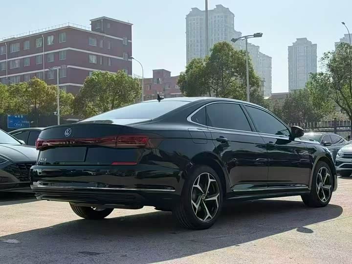 Фото 7 - Volkswagen Passat