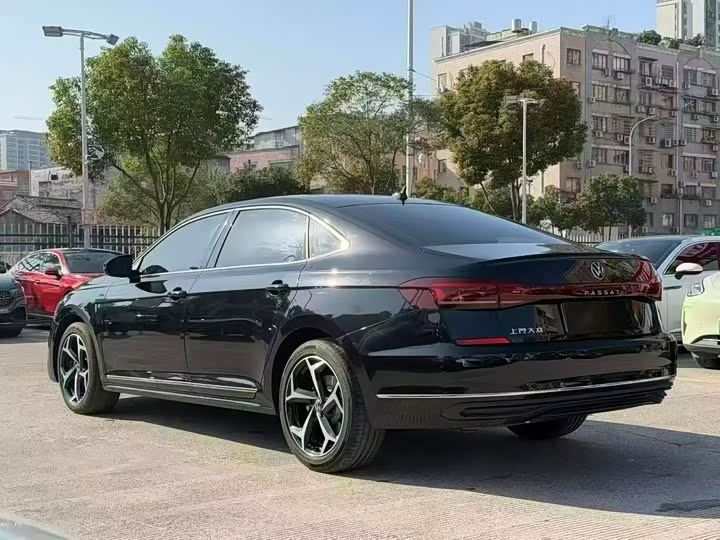 Фото 9 - Volkswagen Passat