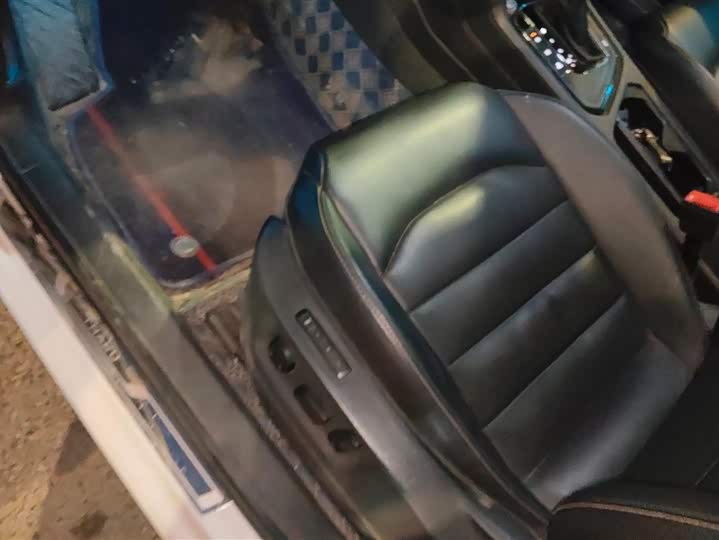 Фото 9 - Volkswagen Tharu