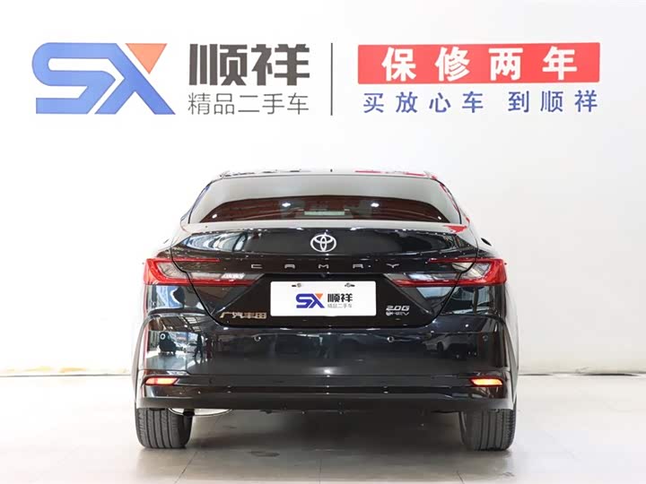 Фото 5 - Toyota Camry