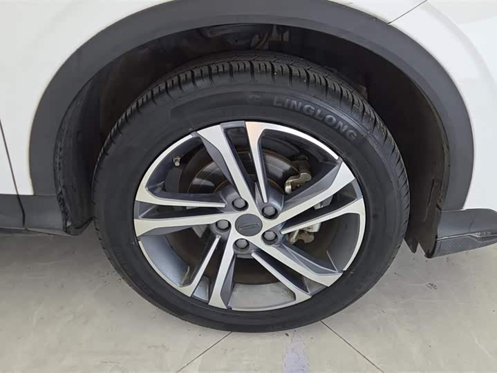 Фото 6 - Geely Coolray