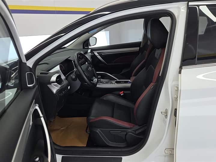 Фото 9 - Geely Coolray