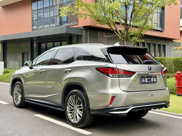 Фото 3 - Lexus RX