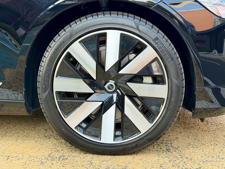 Фото 9 - Volvo S90 Hybrid