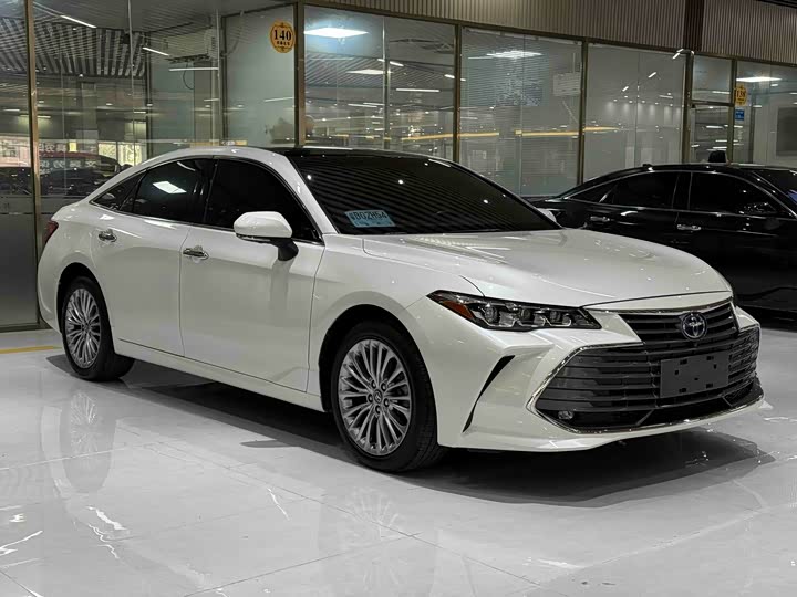 Фото 3 - Toyota Avalon