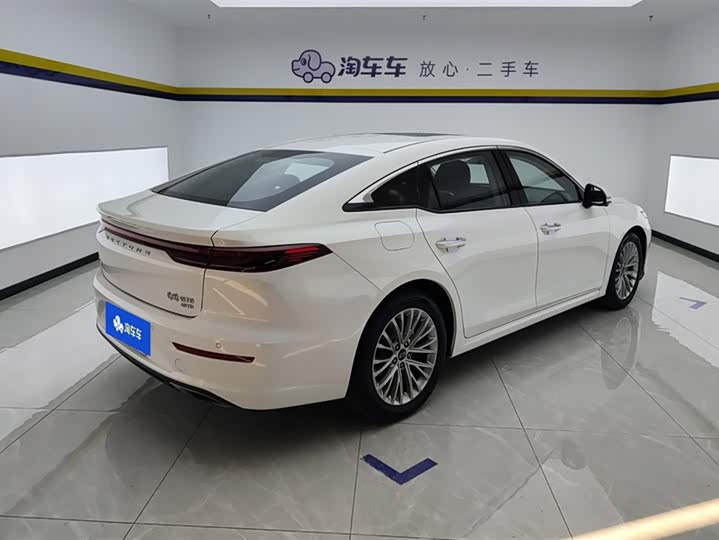 Фото 3 - Bestune B70