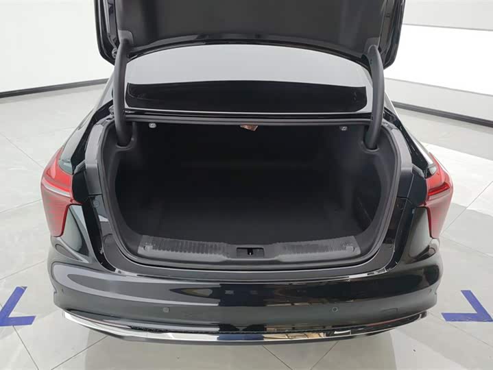 Фото 4 - Hongqi H5