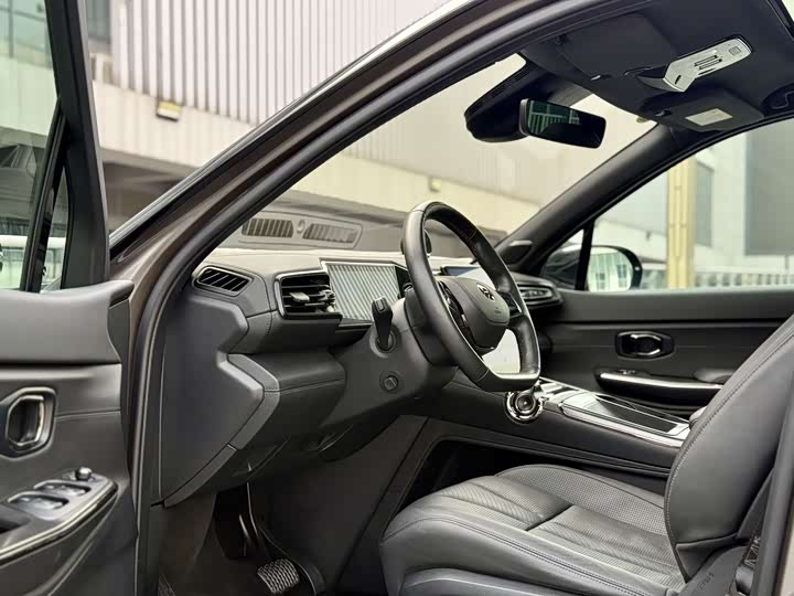 Фото 3 - Nio ES8