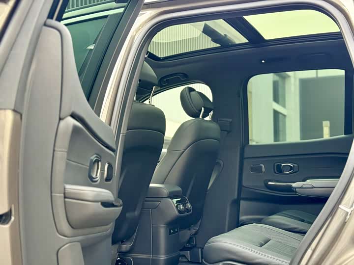 Фото 4 - Nio ES8