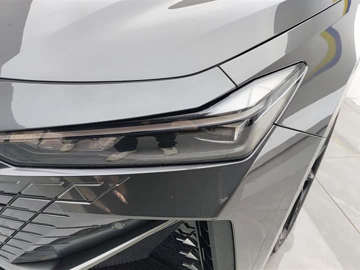 Фото 5 - Changan UNI-V