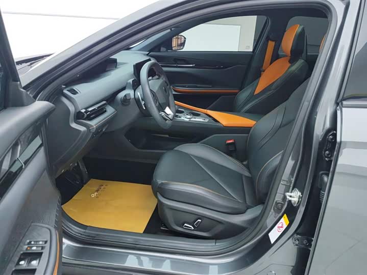 Фото 9 - Changan UNI-V