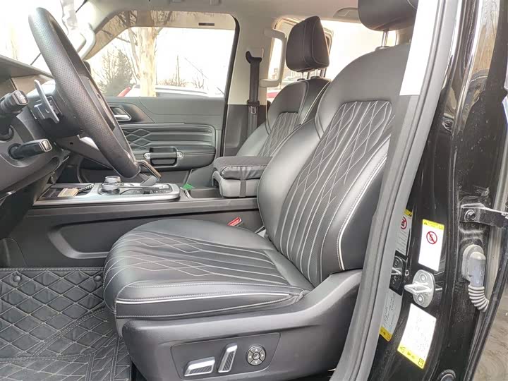 Фото 8 - Tank 300