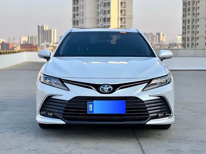 Фото 3 - Toyota Camry