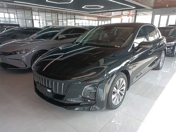 Фото 1 - Hongqi E-QM5