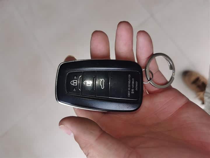 Фото 9 - Toyota Camry