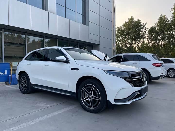 Фото 3 - Mercedes-Benz EQC