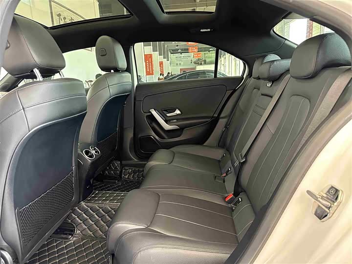 Фото 5 - Mercedes-Benz A-Class