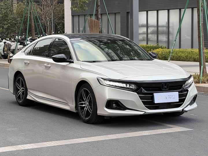 Фото 3 - Honda Accord