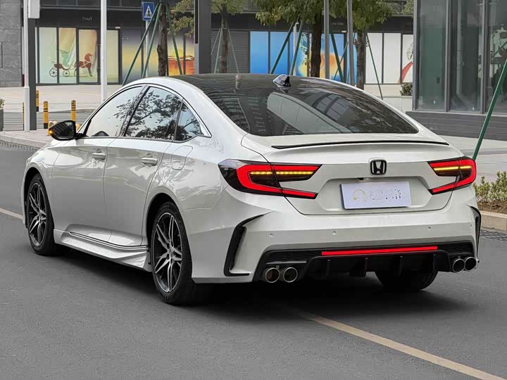 Фото 4 - Honda Accord