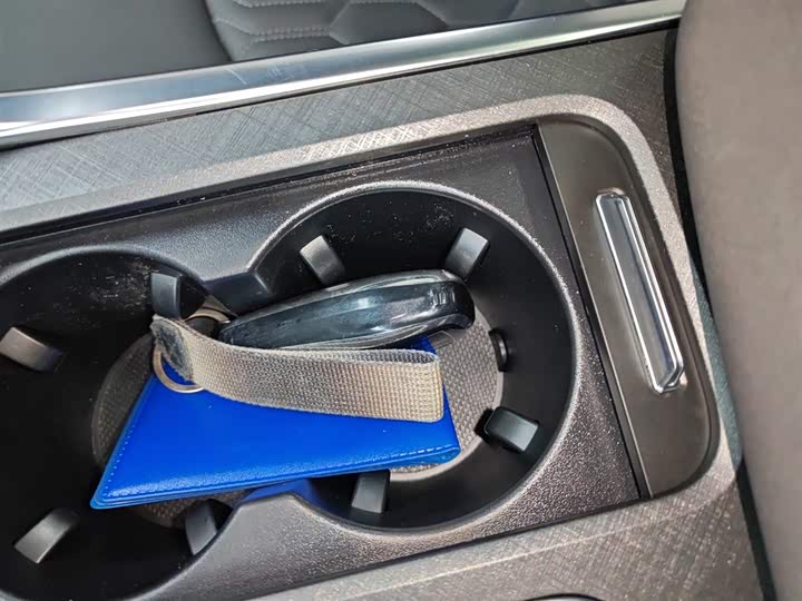 Фото 9 - Changan UNI-T