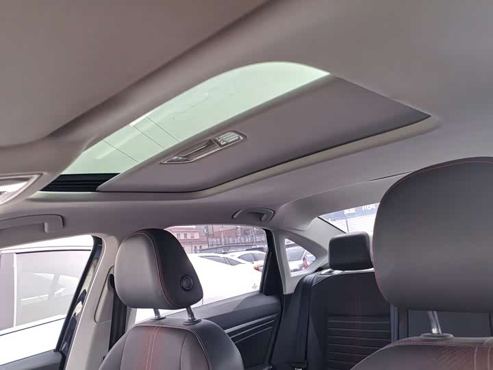 Фото 9 - Volkswagen Lavida