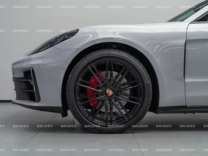 Фото 3 - Porsche Panamera