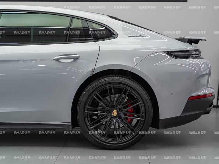 Фото 5 - Porsche Panamera