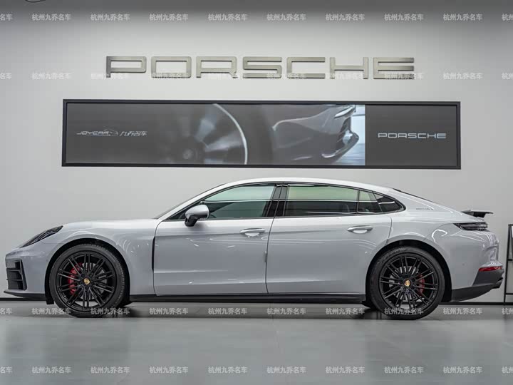 Фото 7 - Porsche Panamera
