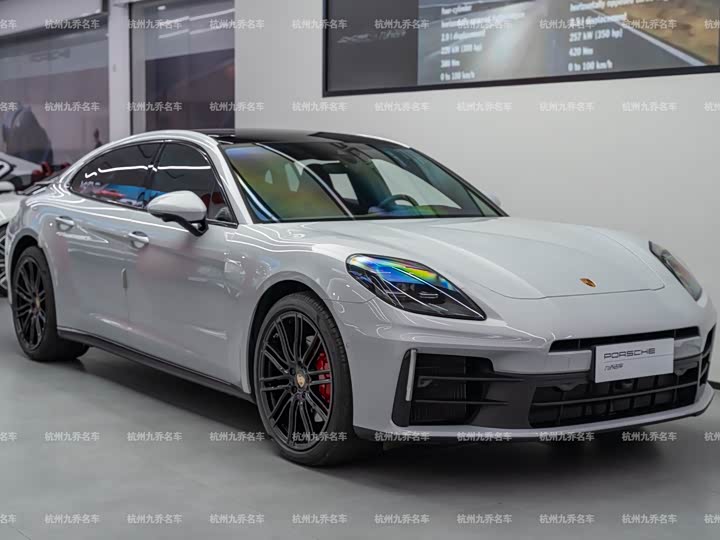 Фото 8 - Porsche Panamera