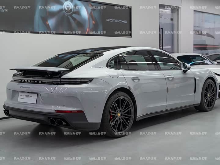 Фото 9 - Porsche Panamera