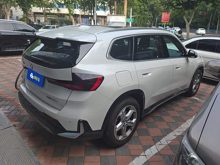 Фото 3 - BMW X1