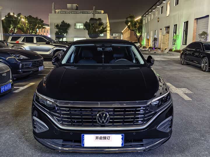 Фото 1 - Volkswagen Passat