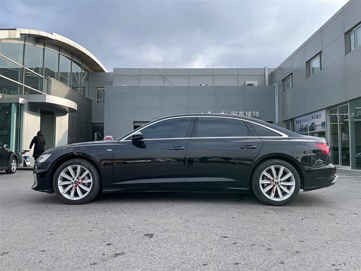 Фото 3 - Audi A6L