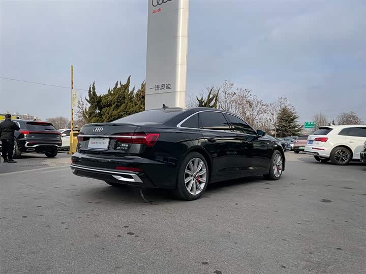 Фото 4 - Audi A6L