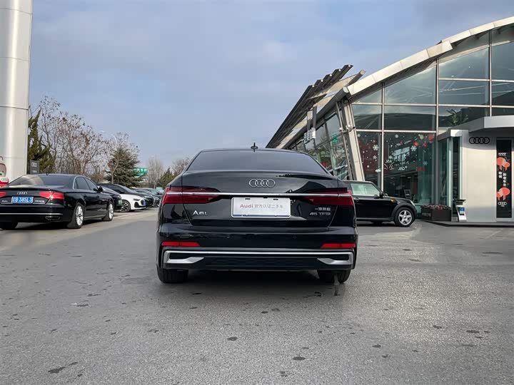 Фото 5 - Audi A6L