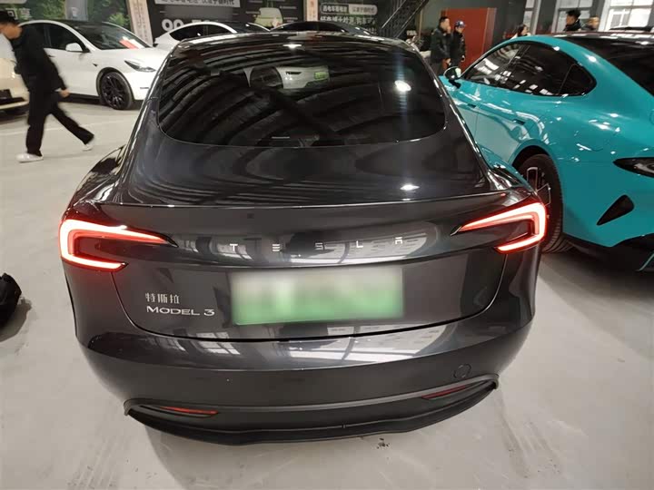 Фото 6 - Tesla Model 3