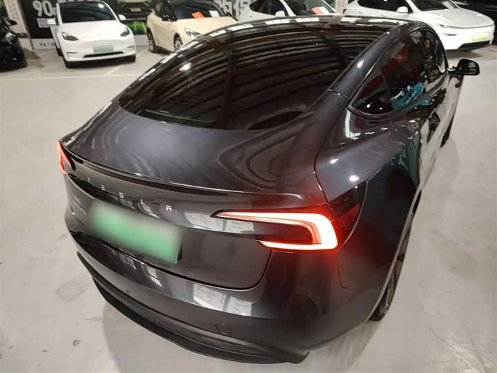 Фото 7 - Tesla Model 3