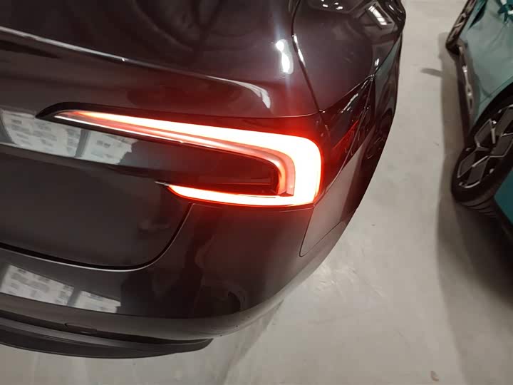 Фото 8 - Tesla Model 3