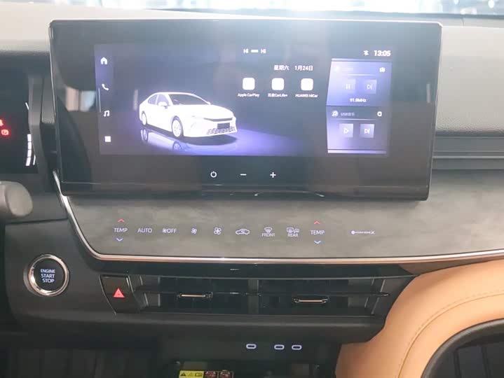 Фото 9 - Toyota Camry