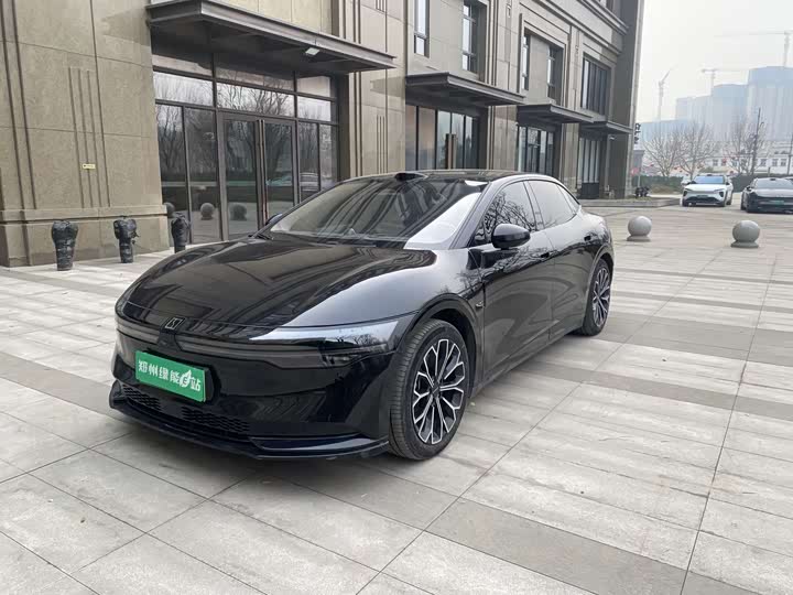 Фото 1 - Zeekr 007