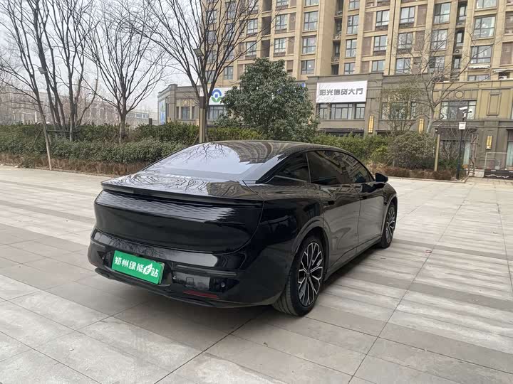 Фото 9 - Zeekr 007