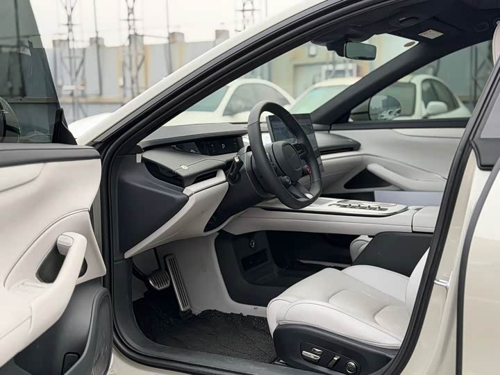 Фото 4 - Xiaomi SU7