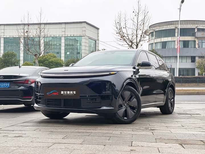 Фото 1 - LiXiang L6