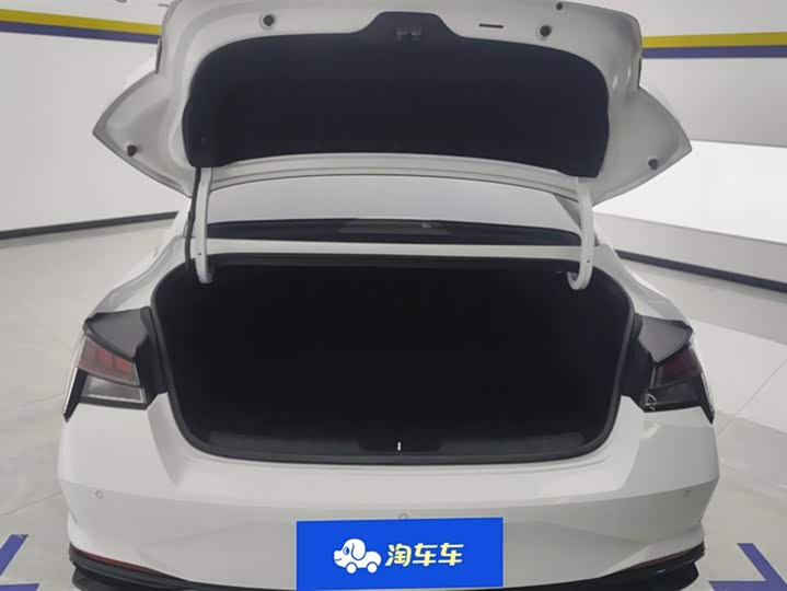 Фото 4 - Hyundai Elantra N line