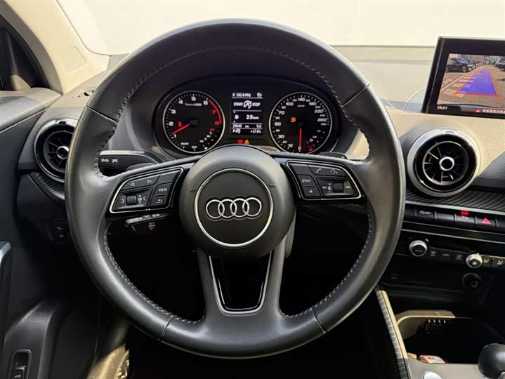 Фото 8 - Audi Q2L