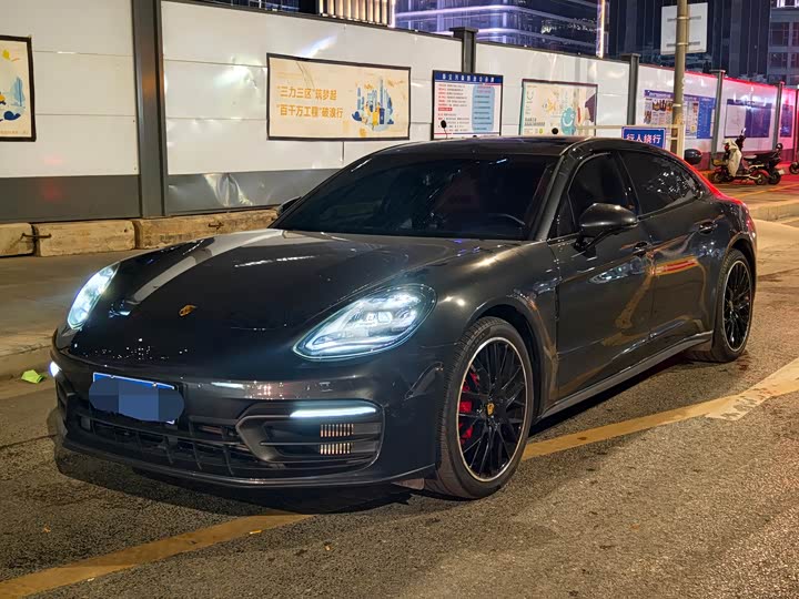 Фото 1 - Porsche Panamera