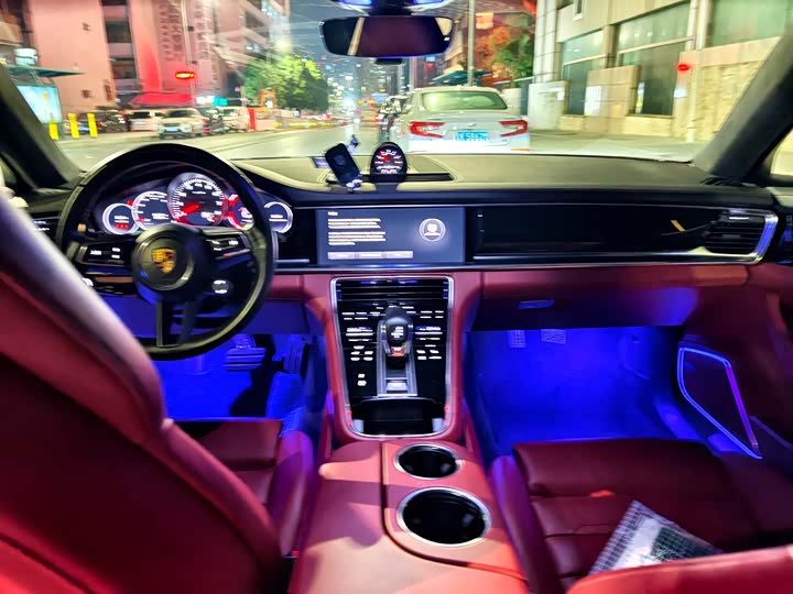 Фото 4 - Porsche Panamera